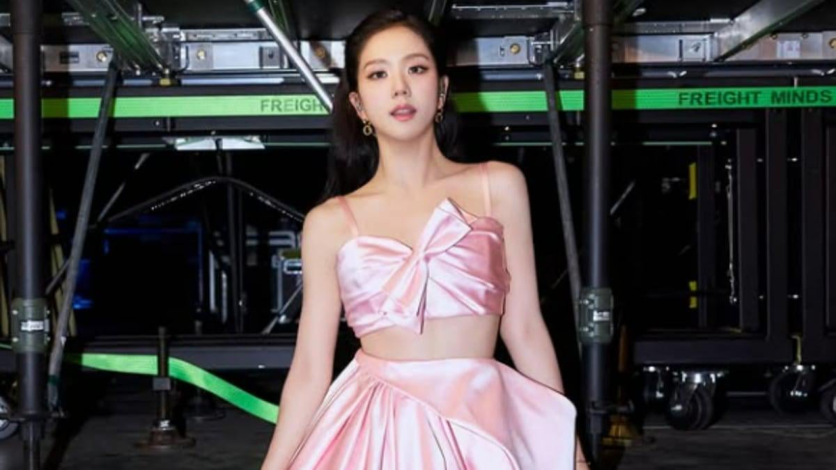 250722 BLACKPINK’s Jisoo Wins Outstanding Asian Star At Seoul Drama Awards 2025