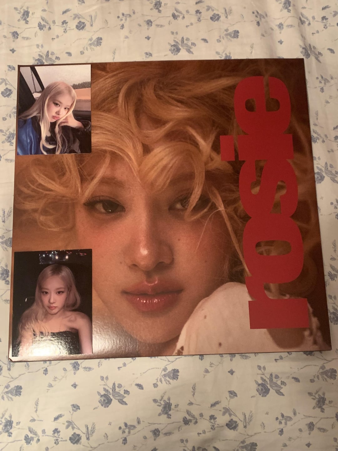 250728 Rosé vinyl with new photo cards.