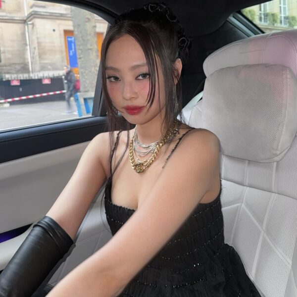 Jennie - 240705