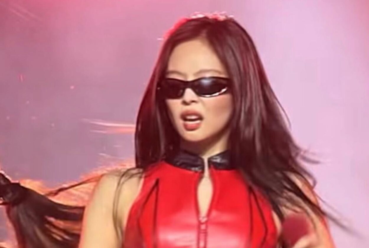 250713 - Jennie’s Day 2 Glasses Brand?