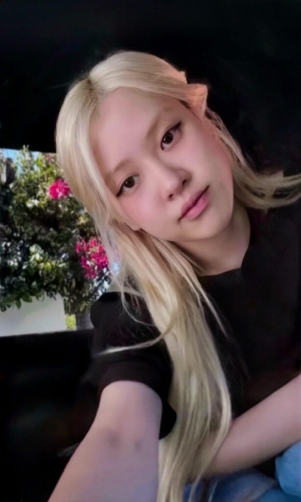 ROSÉ - ‘rosie’ London Exclusive Photocard