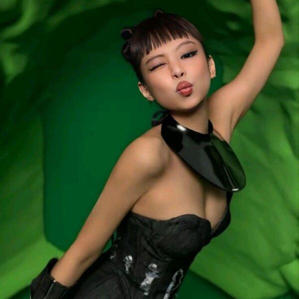 Behind the scenes Photography of Jump MV