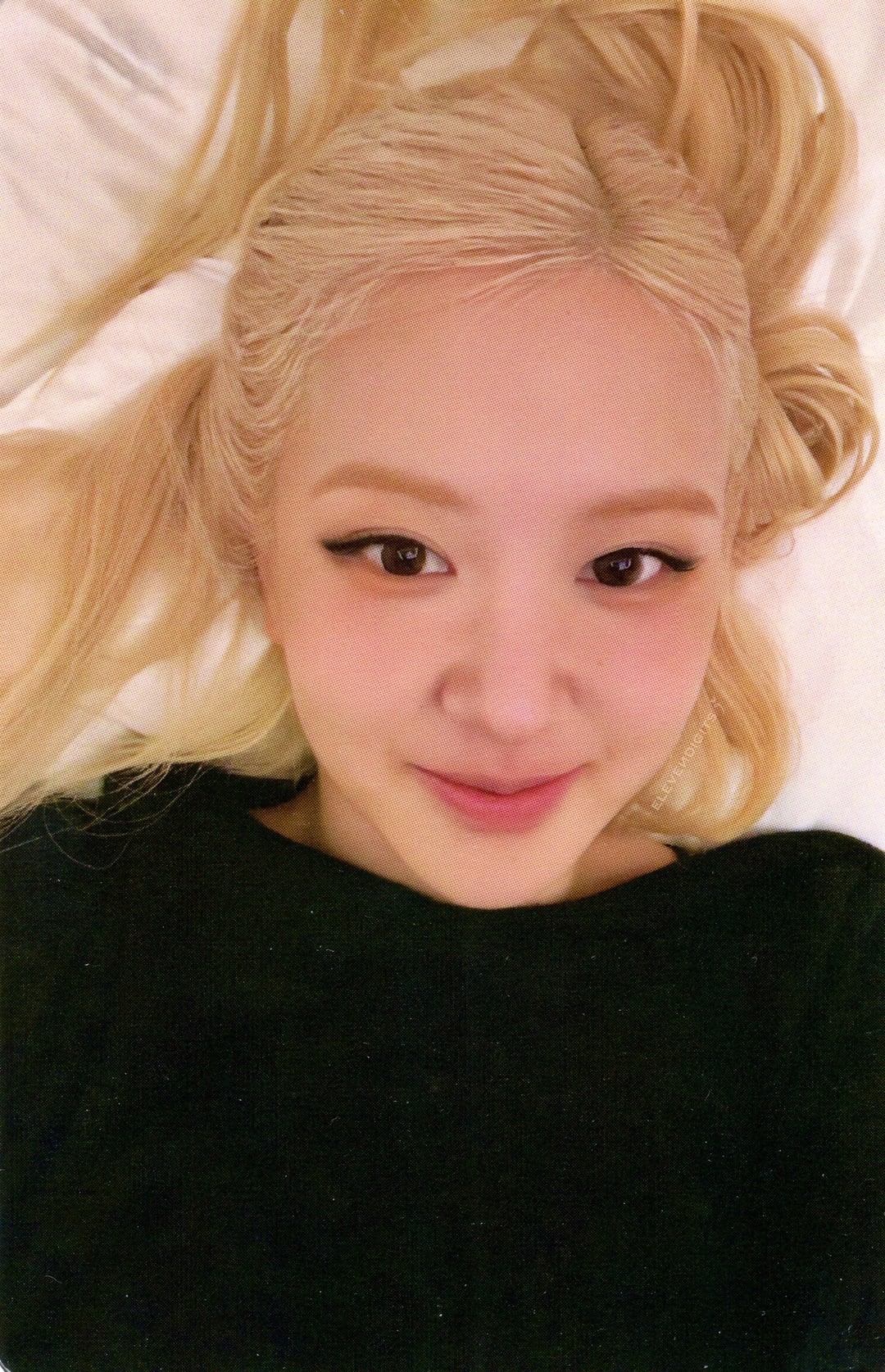 ROSÉ - ‘rosie’ Singapore Exclusive Photocards