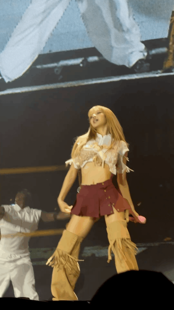 Enjoy these amazing Chaelisa moments!👯‍♀️
