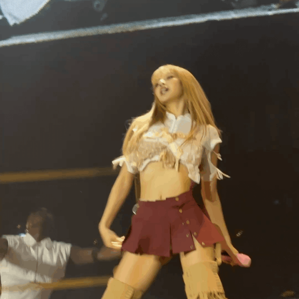 Enjoy these amazing Chaelisa moments!👯‍♀️