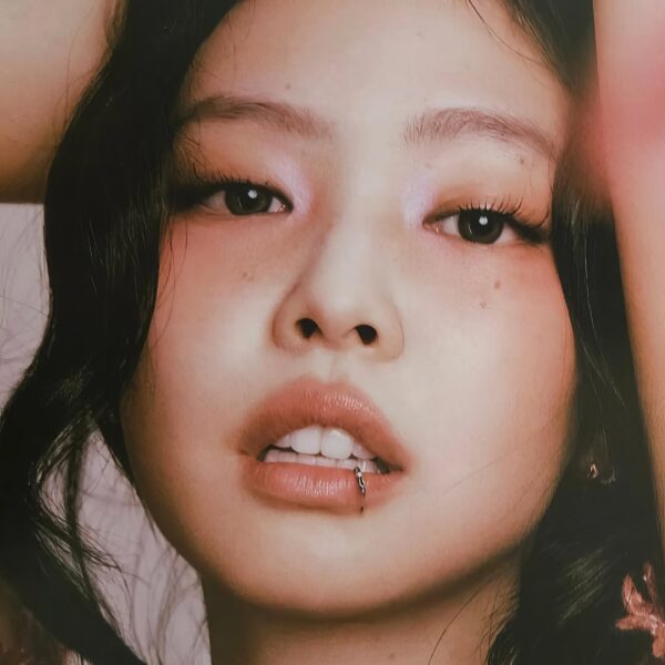JENNIE
