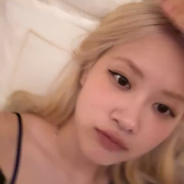 250805 Rosé IG Story Update