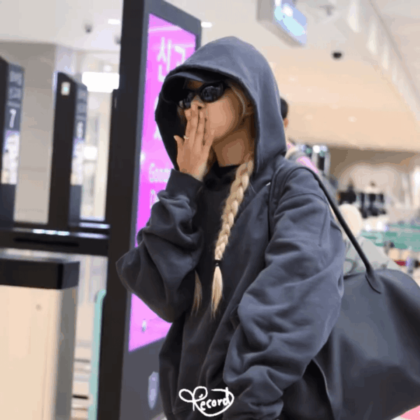 ROSÉ @ Incheon International Airport (Arrival)