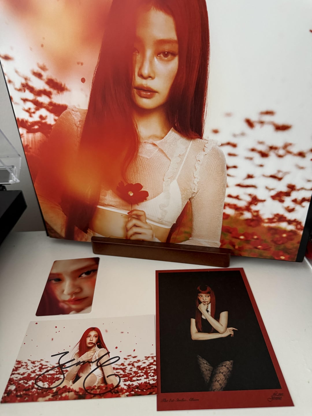 250823 Just got my Jennie signed vinyl delivered and I’m obsessed!