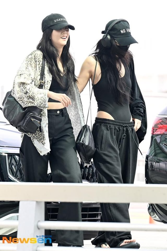 250801 Jisoo & Jennie @ Incheon International Airport (Departure to Paris) [newsen & Dispatch]