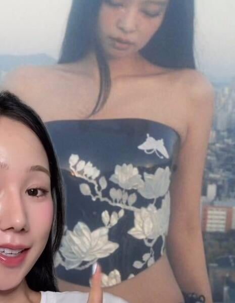 Does anyone know which clothing brand is this?