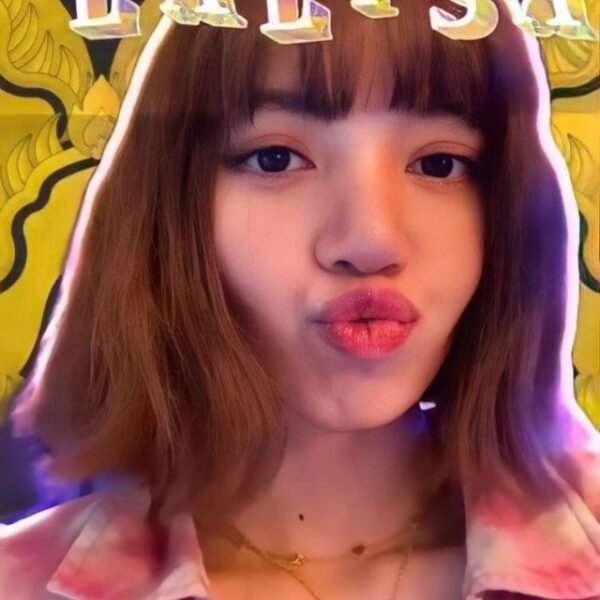Lisa (so cute😍)
