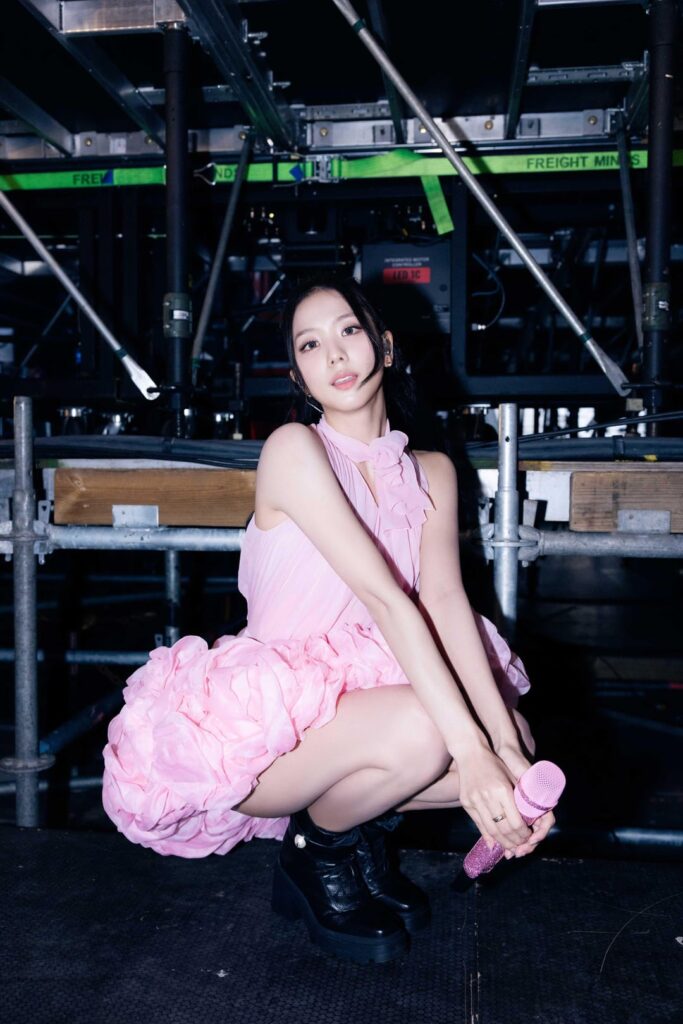 250806 JISOO APP Update | [📸] <DEADLINE> IN PARIS