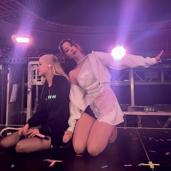 JISOO IG Update w/ ROSÉ