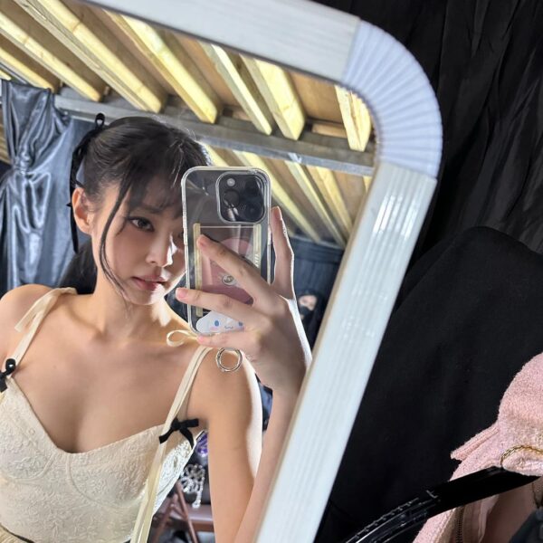 230124 Jennie Instagram Update