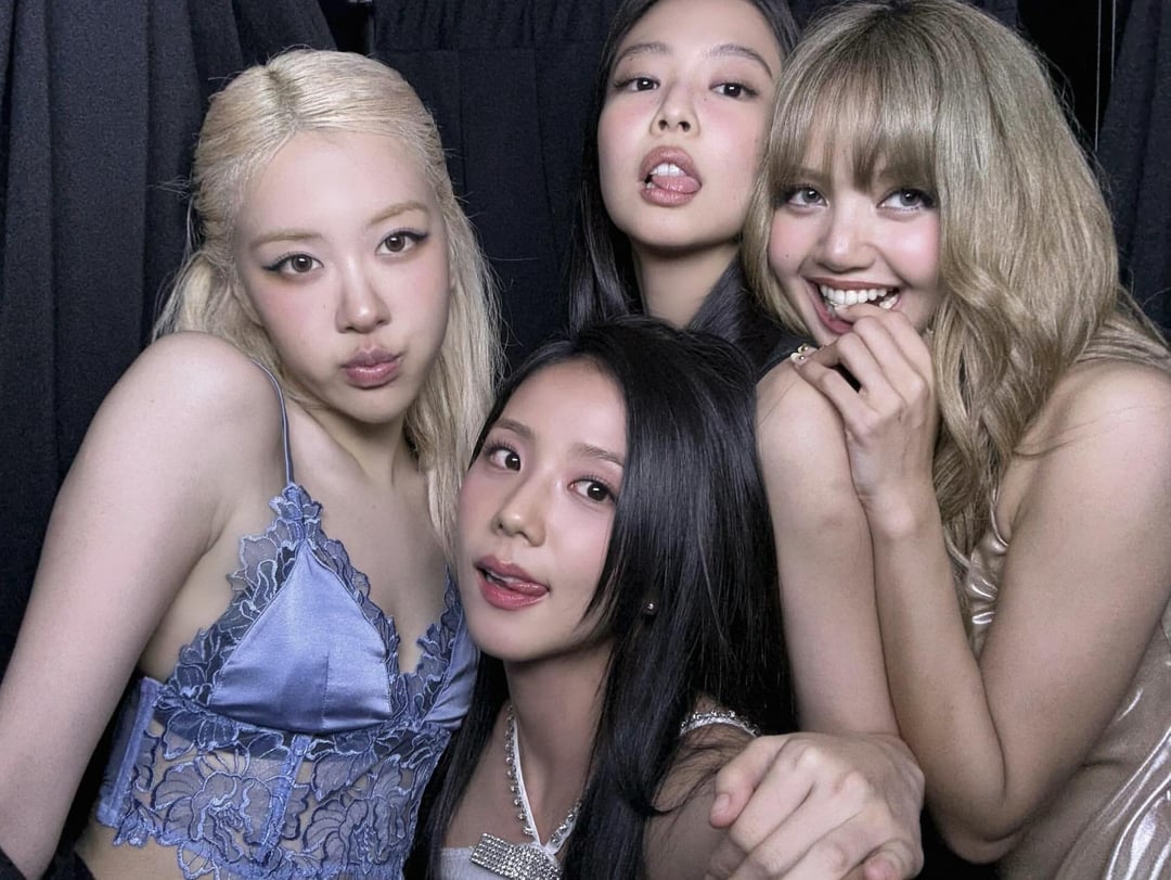 250808 JISOO IG Update w/ ROSÉ