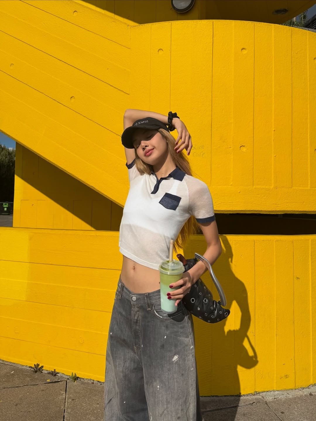 250815 Lisa IG | 'Dreamy day in London'