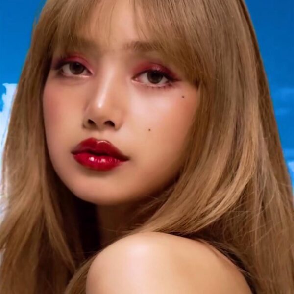 250911 does anyone know the exact color of Lisa’s current hair