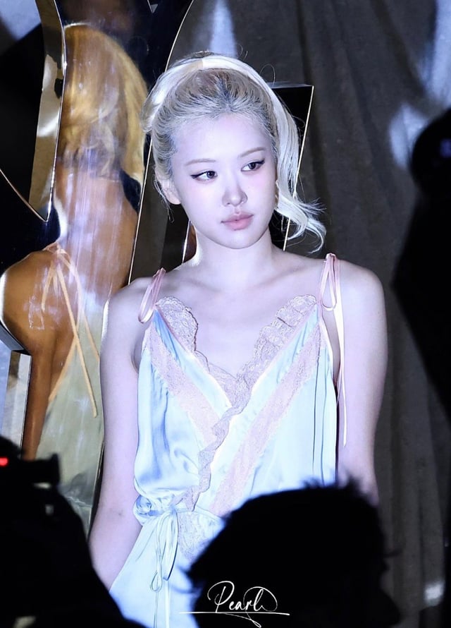 250929 Rosé @ SAINT LAURENT Paris Fashion Week