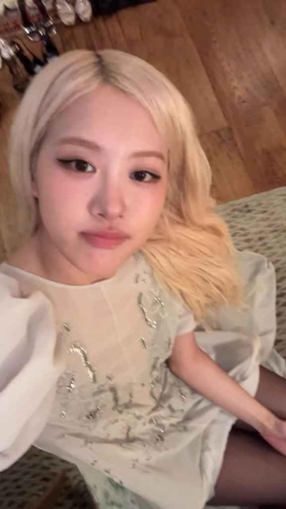 250926 Rosé (vampirehollie) IG Update