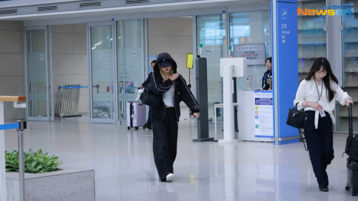 250909 ROSÉ @ Incheon International Airport (Arrival from New York)