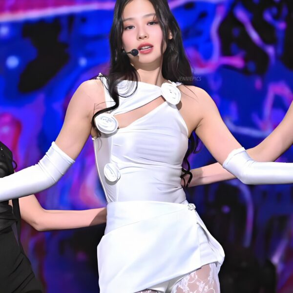 240102 JENNIE at the KBS 2TV Lee Hyori's Red Carpet