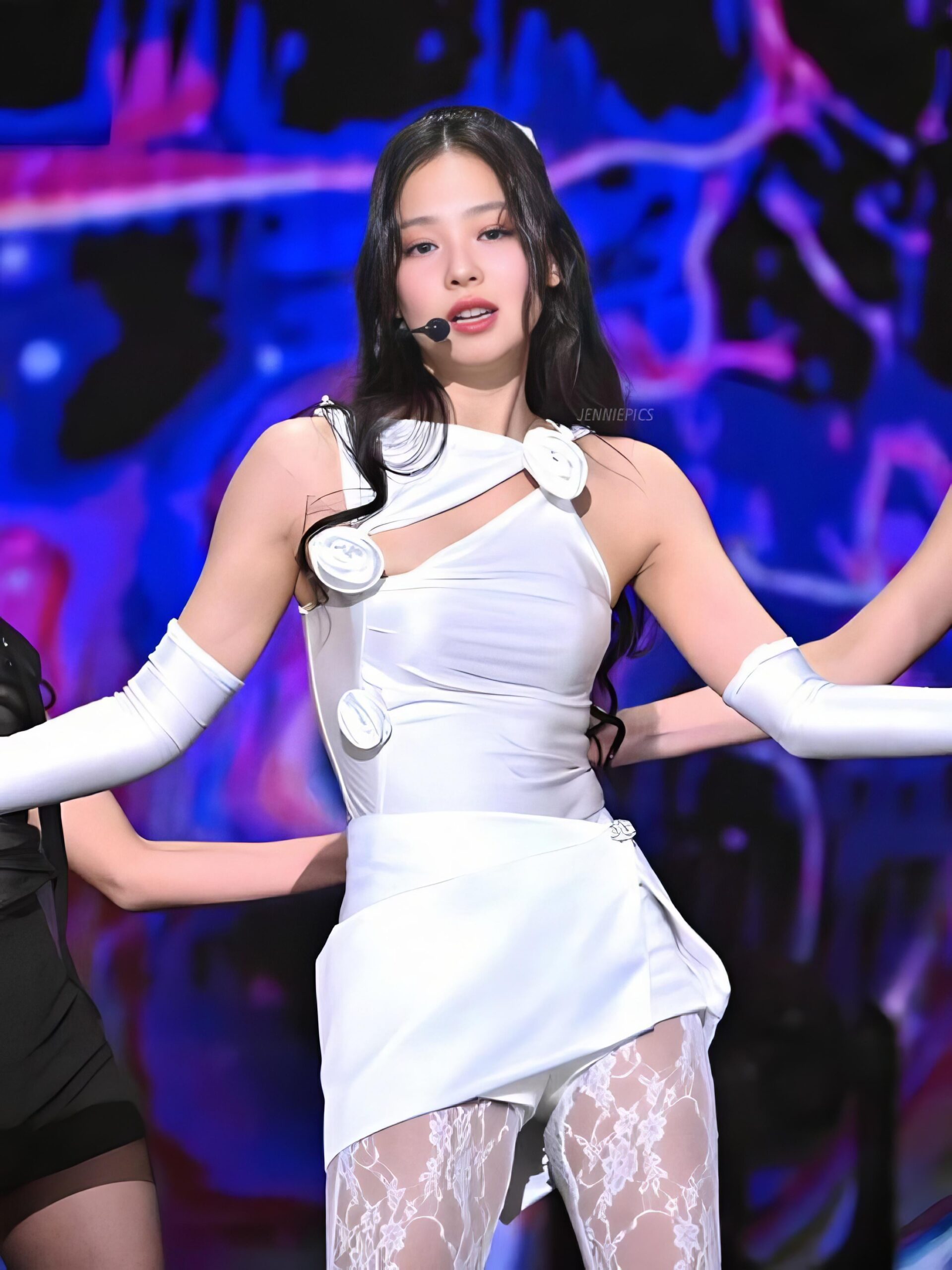 240102 JENNIE at the KBS 2TV Lee Hyori's Red Carpet
