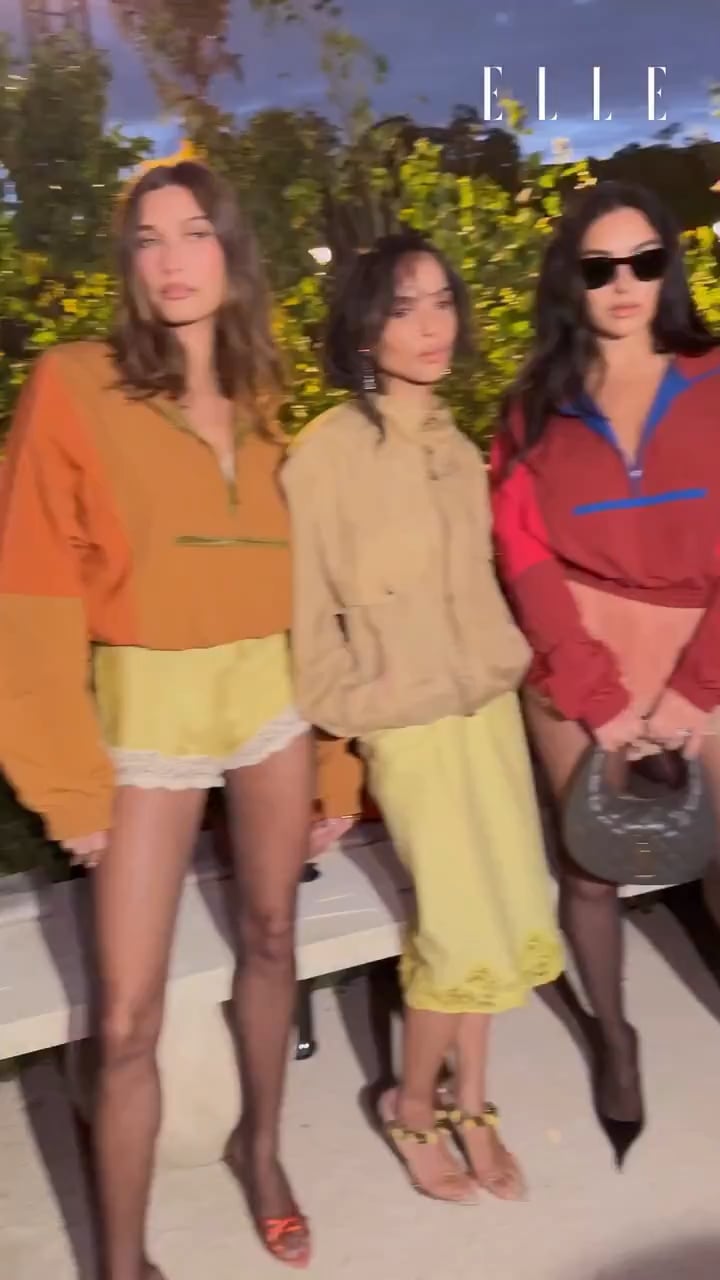250929 Rosé w/ Charli XCX, Hailey Bieber & Zoë Kravitz @ SAINT LAURENT Paris Fashion Week