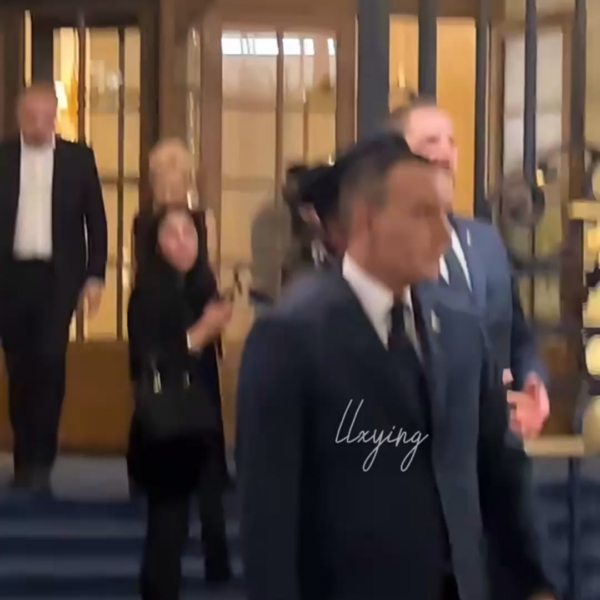 250929 ROSÉ heads out for SAINT LAURENT Paris Fashion Week Afterparty