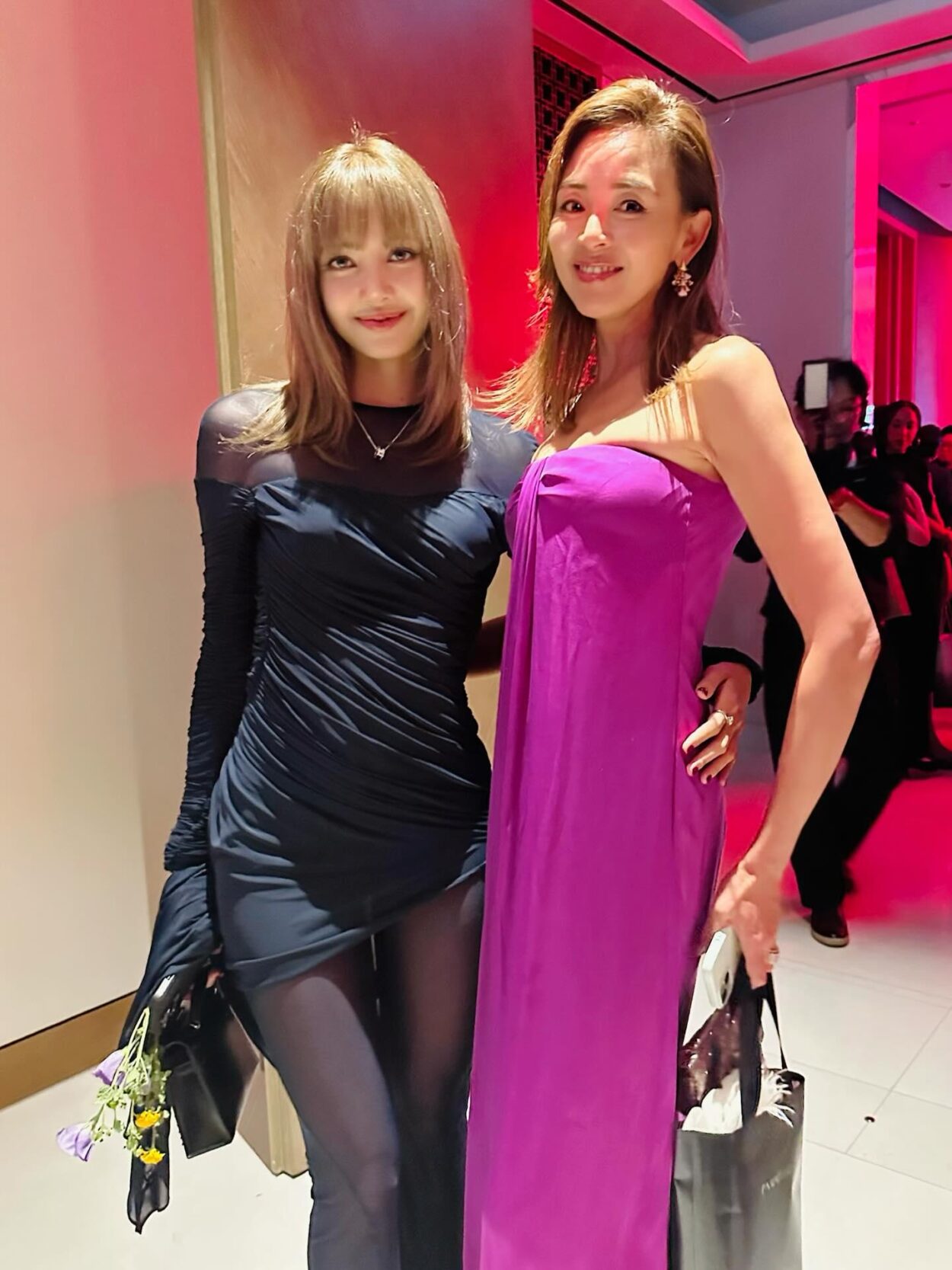 250902 IG Update: Lisa with Shiho