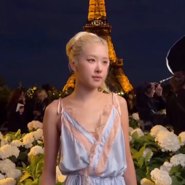 250925 Rosé at the @ SAINT LAURENT Paris Fashion Week