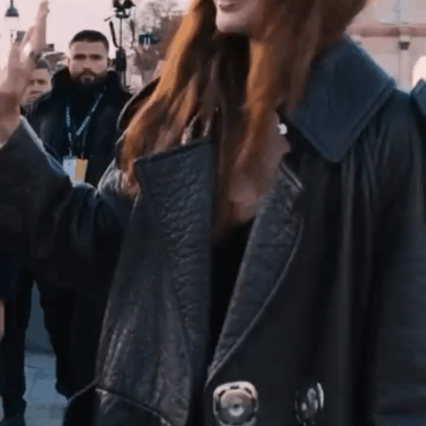 Lisa's smile when meeting fans🤍