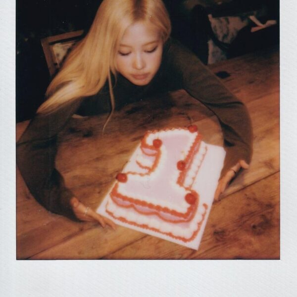 250926 Rosé (vampirehollie) IG Update