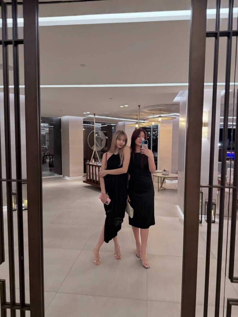 250902 heyalic_e IG Update w/ Lisa