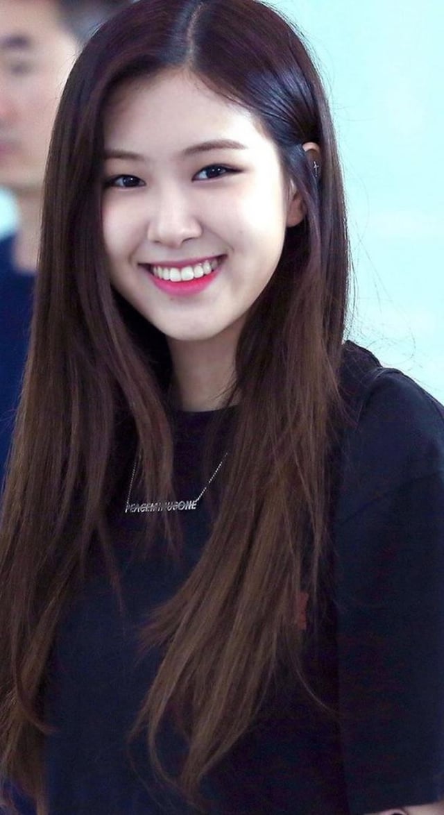 Rosé hair through the years