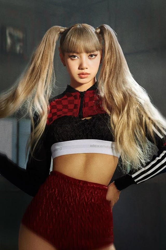 Lisa is so fucking hot
