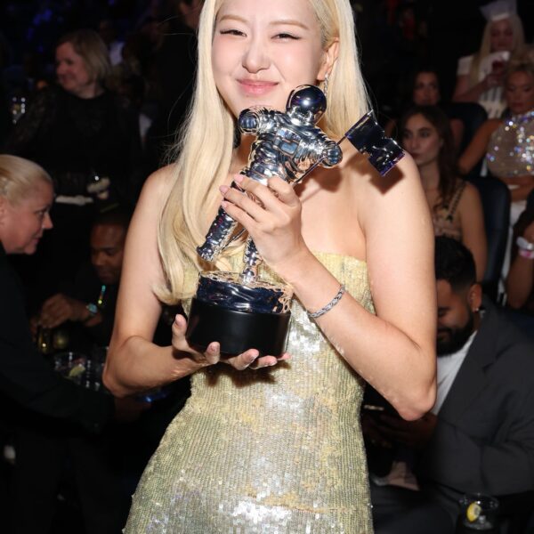 250907 Rosé @ 2025 MTV Video Music Awards 1/2