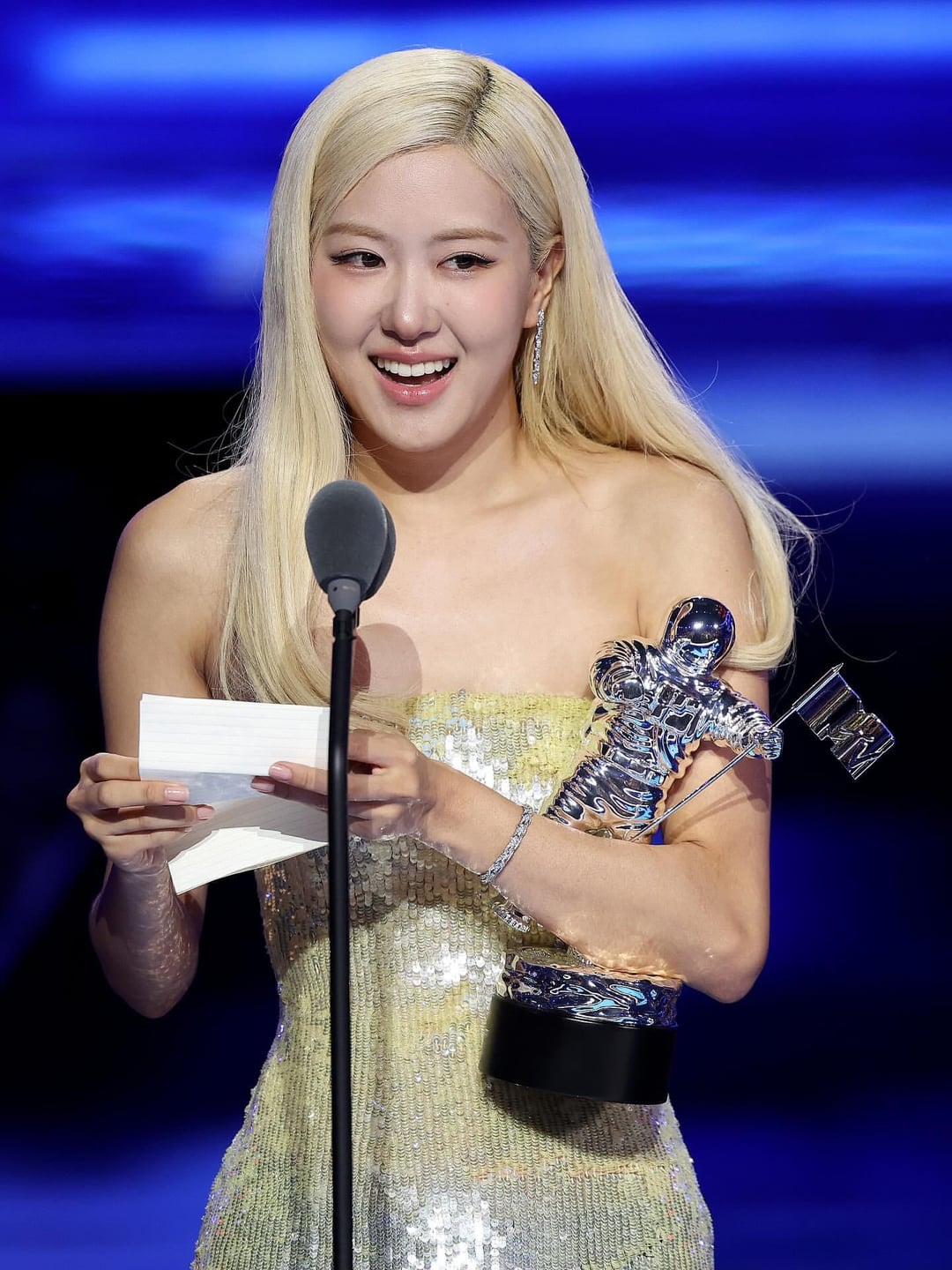 Congratulations ROSÉ for winning SOTY at the 2025 MTV VMAs!