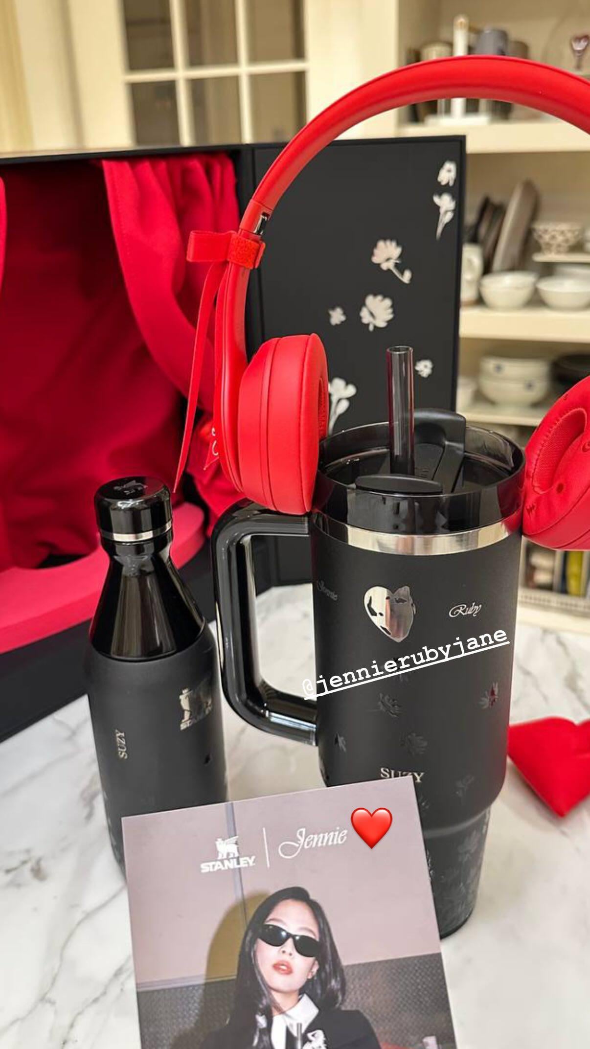 Jennie sent her Beats collab headphones &amp; a personalised Stanley collection tumbler &amp; bottle to Bae Suzy