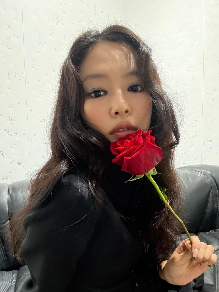 250924 Jennie IG Update