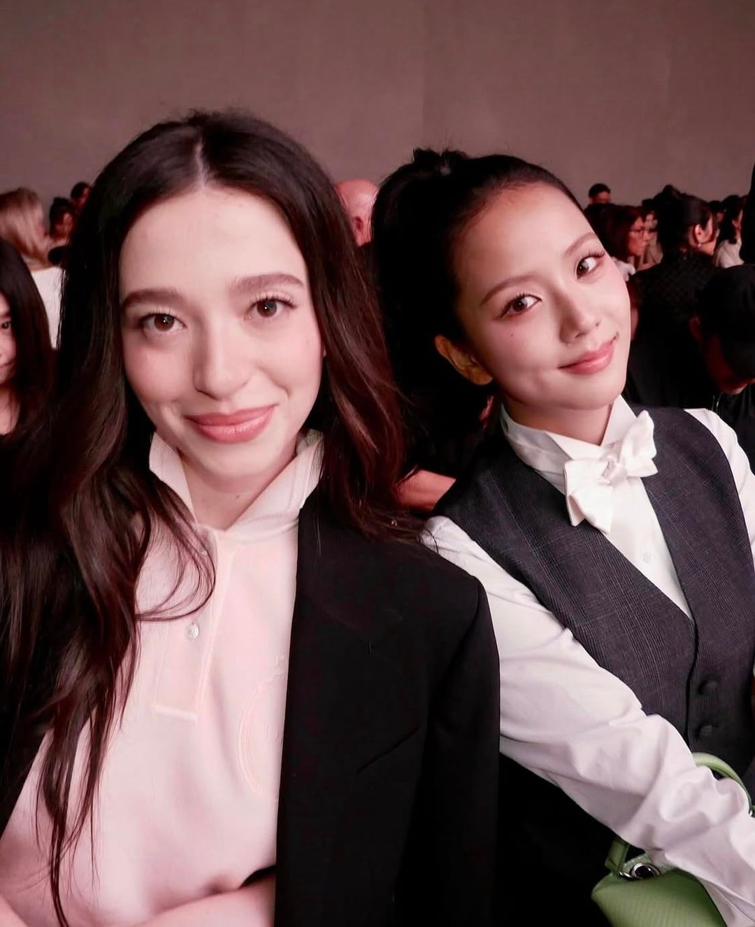251001 Jisoo w/ Mikey Madison @ DIOR Paris Fashion Week