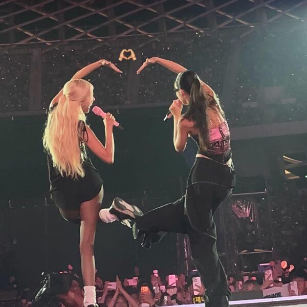 251018 Rosé IG Story Update w/ Jennie