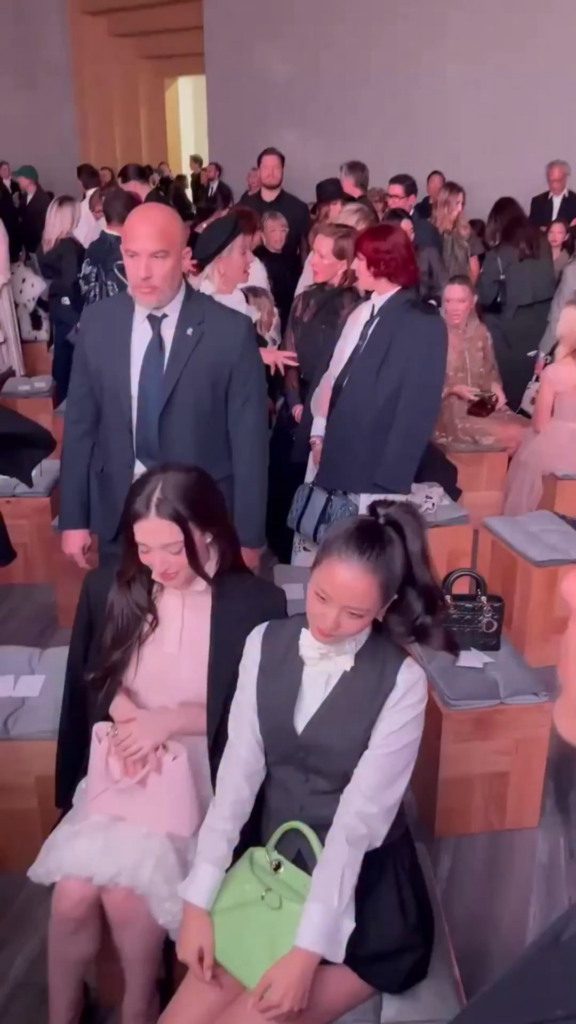 251001 Jisoo w/ Mikey Madison @ DIOR Paris Fashion Week