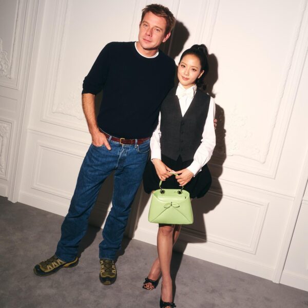 Jisoo w/ Jonathan Anderson @ DIOR Paris Fashion Week