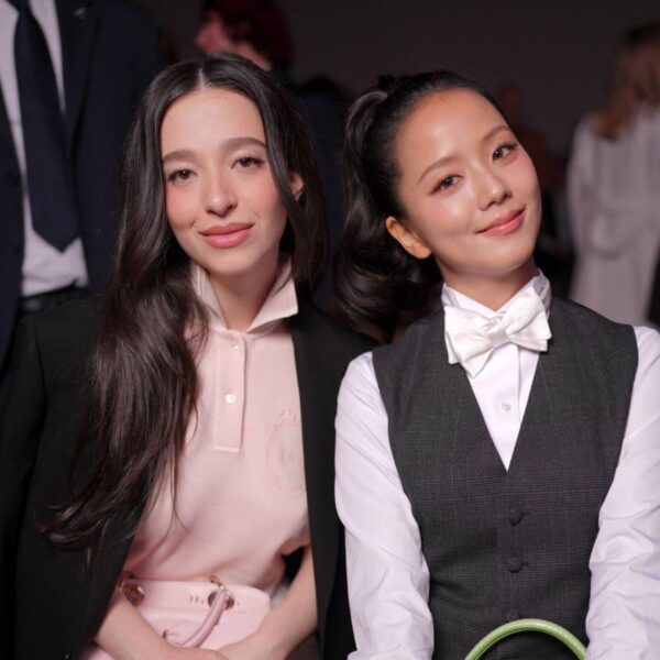 Jisoo w/ Mikey Madison @ DIOR Paris Fashion Week (Getty Images)