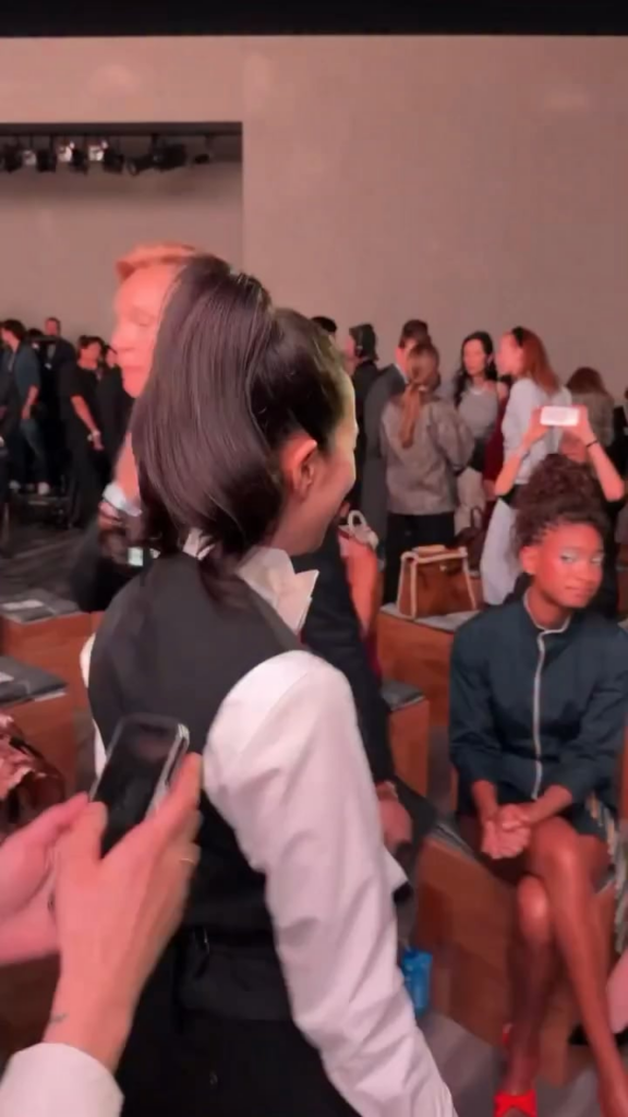 251001 Jisoo w/ Anya Taylor-Joy & Willow Smith @ DIOR Paris Fashion Week