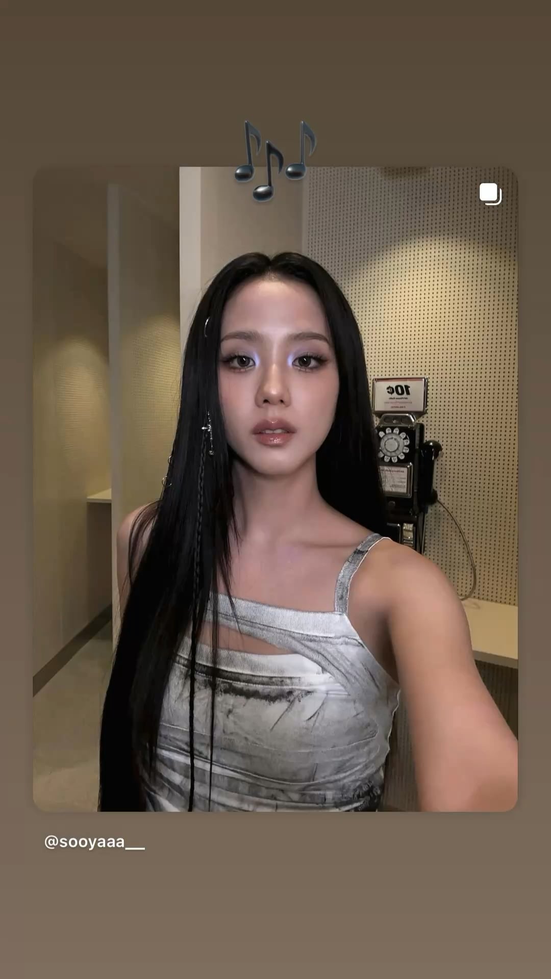 251013 Jisoo IG Story Update