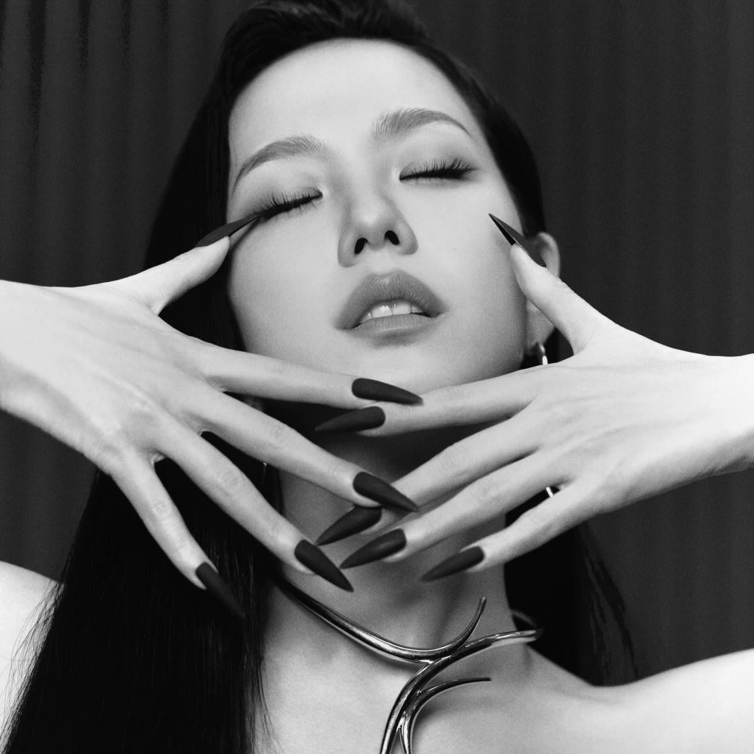 Jisoo IG Profile Photo Update