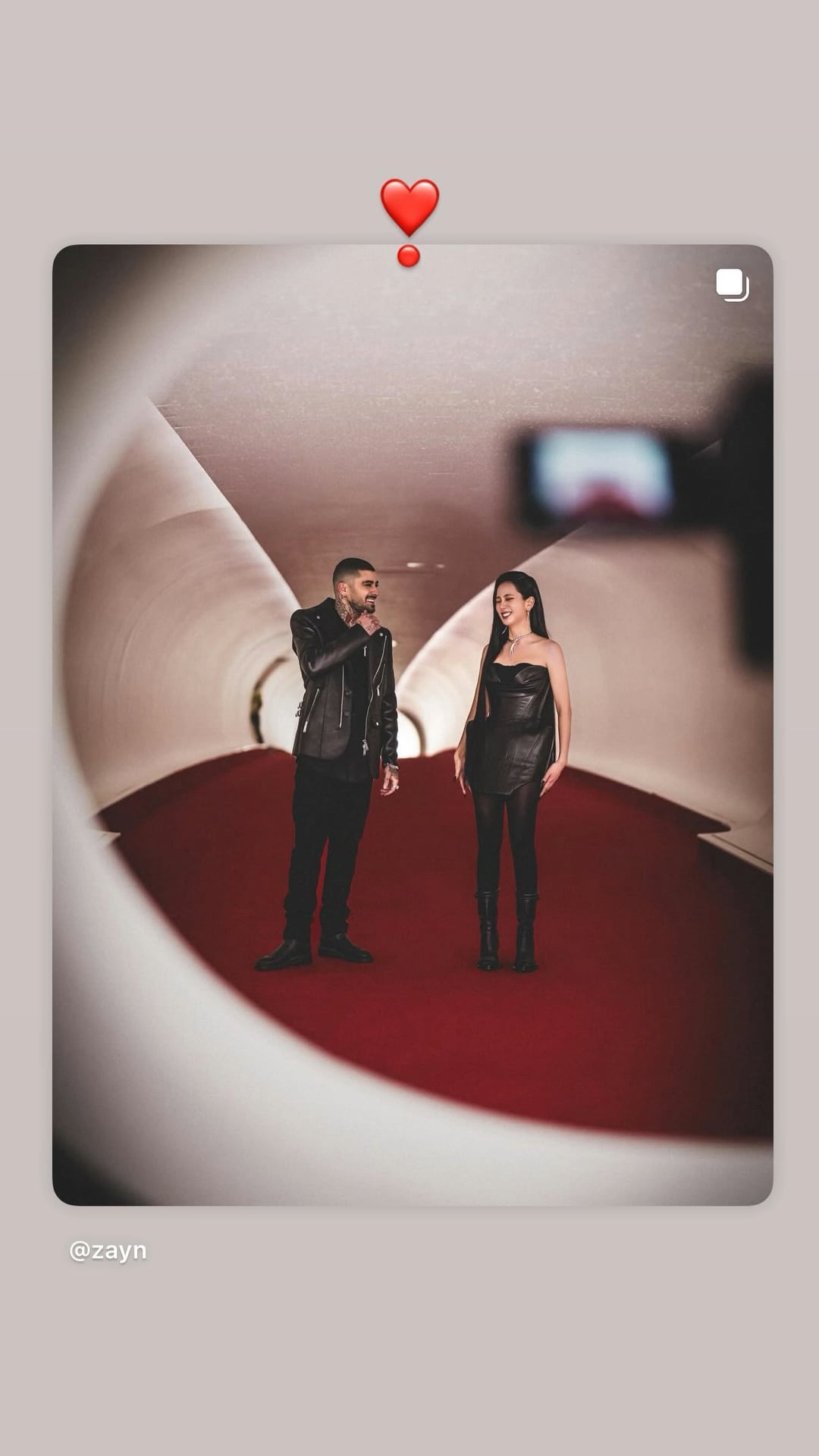 251014 Jisoo IG Story Update