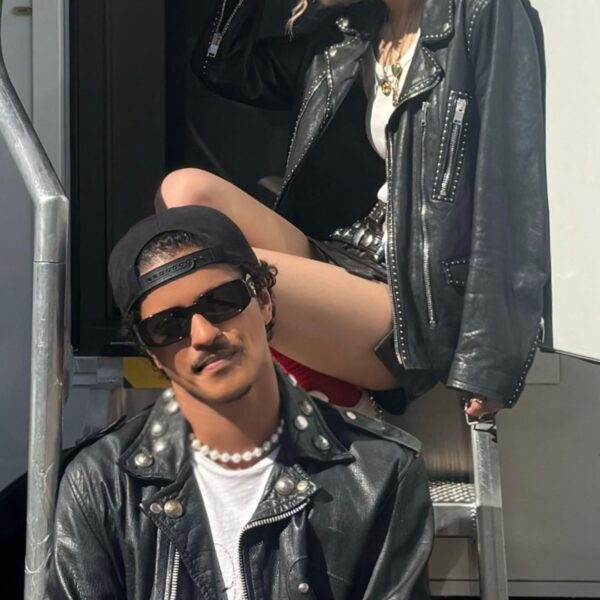 Rosé IG Story Update w/ Bruno Mars